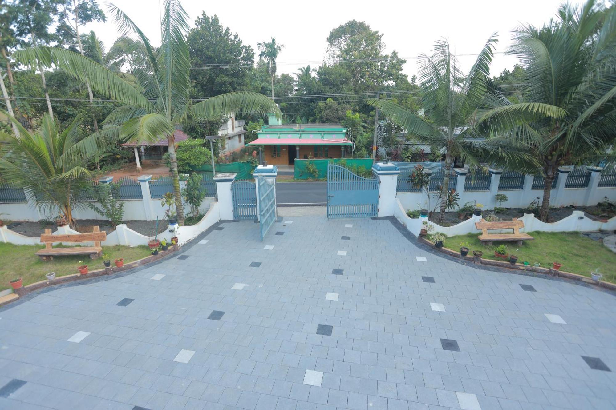 Gilead Holliday Tāmarakulam Exterior foto